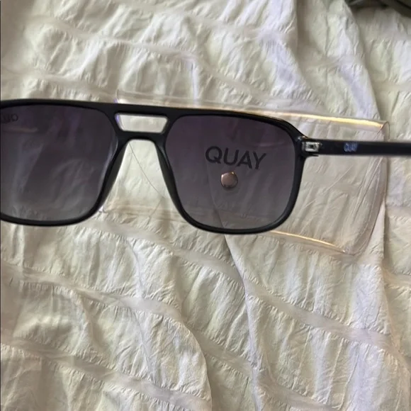Quay Australia Black on the Fly Transparent Bag Minimalist Design polarized - bl - Picture 6 of 7